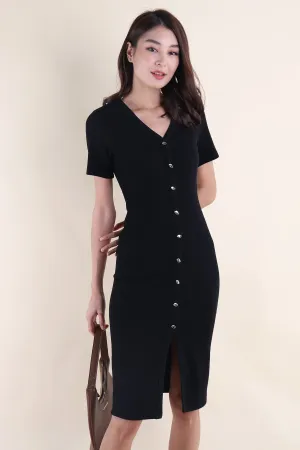 HENDRIC RIBBED BUTTONED MIDAXI IN BLACK