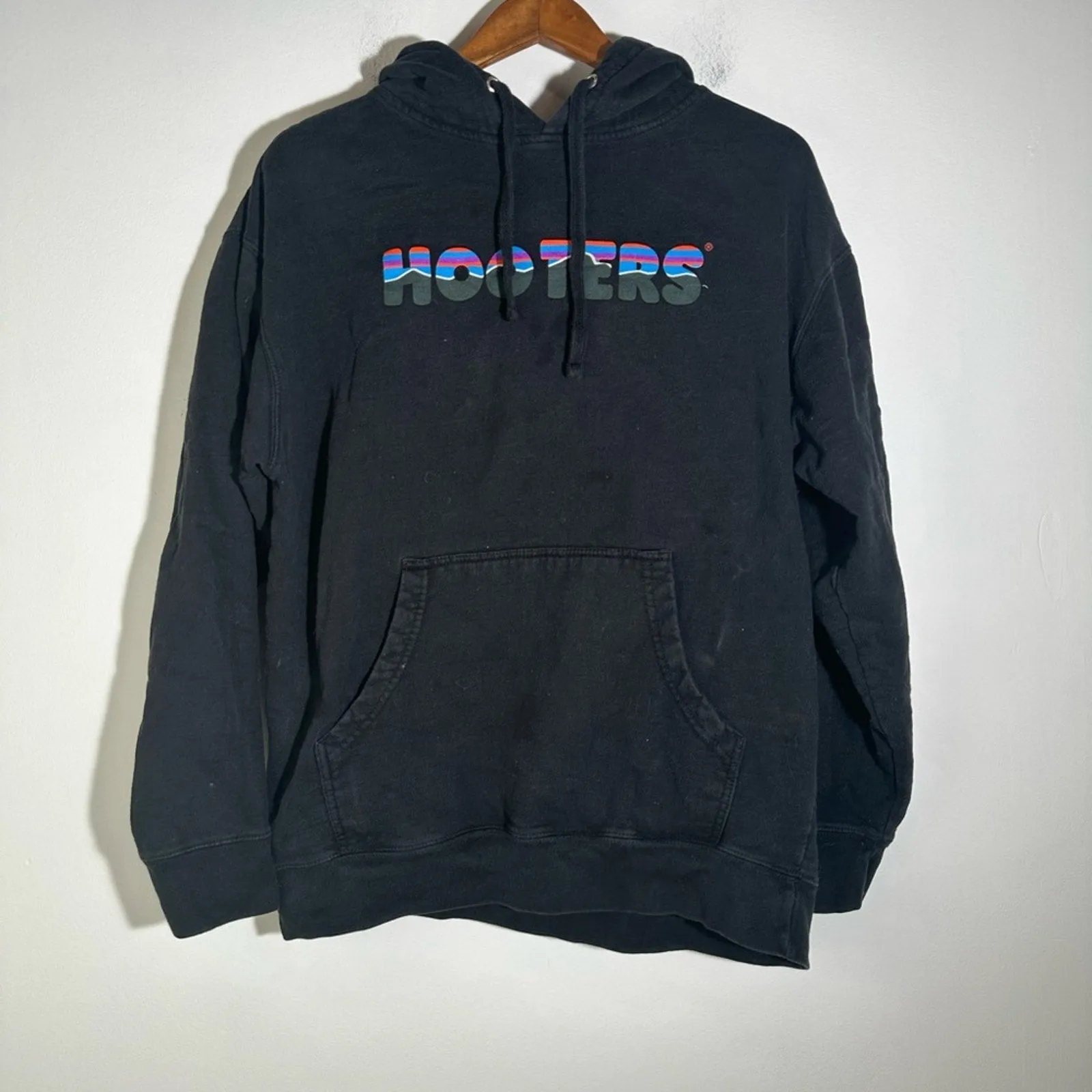 Hooters Black Sweater with Gradient Text and Relaxed Fit