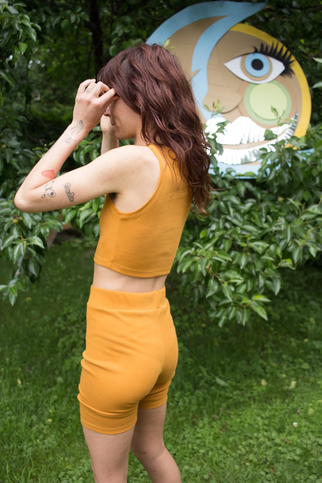 Odeyalo Tuck Shorts (Cumin)