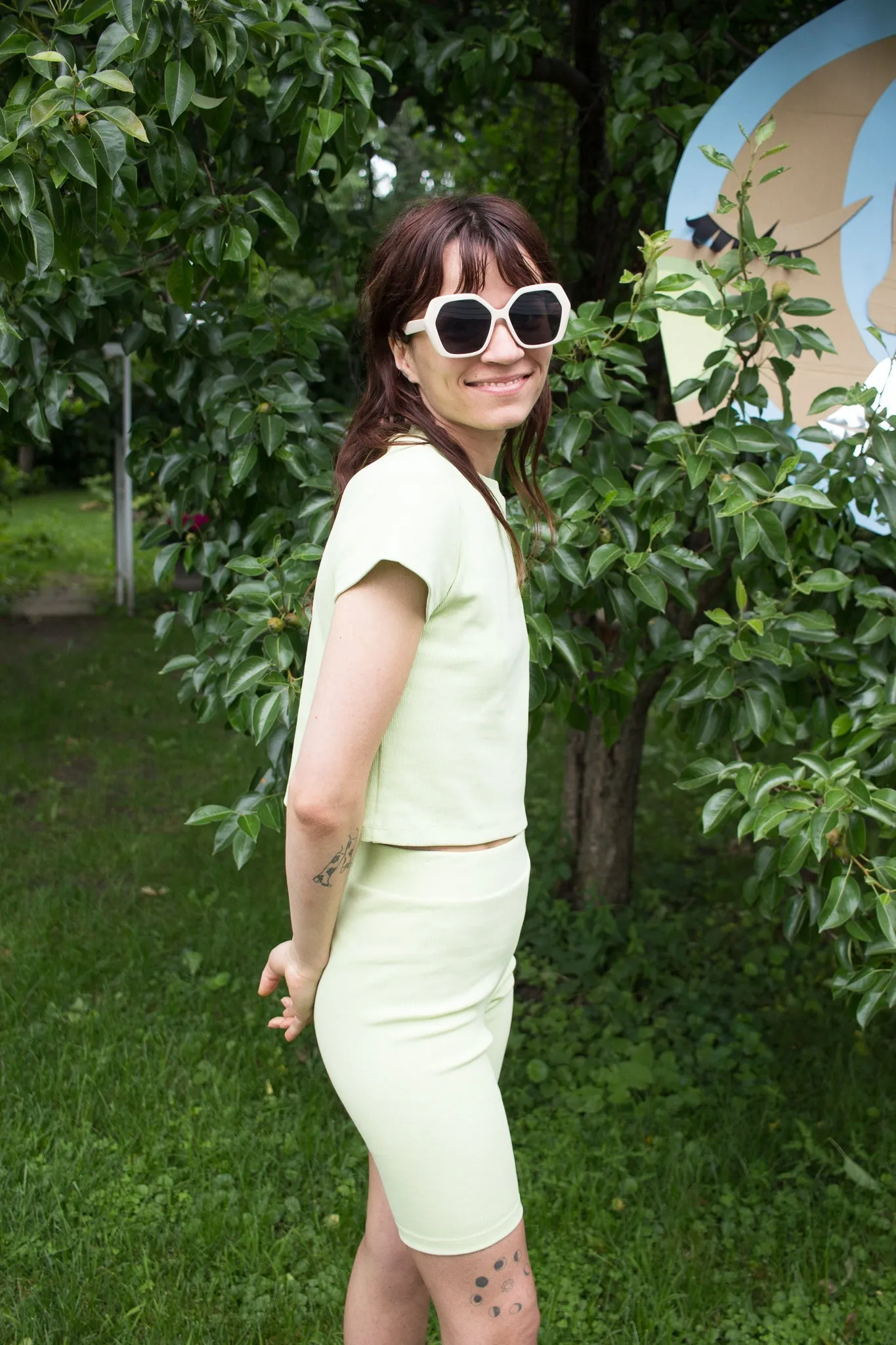 Odeyalo Tuck Shorts (Honeydew)