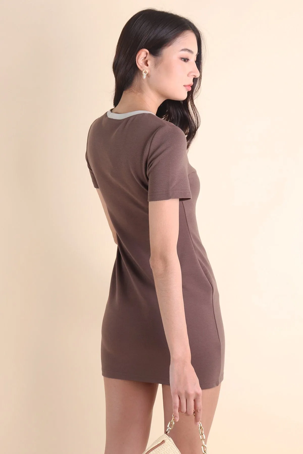 RIBBONETTE RIBBED DRESS IN CHOCO